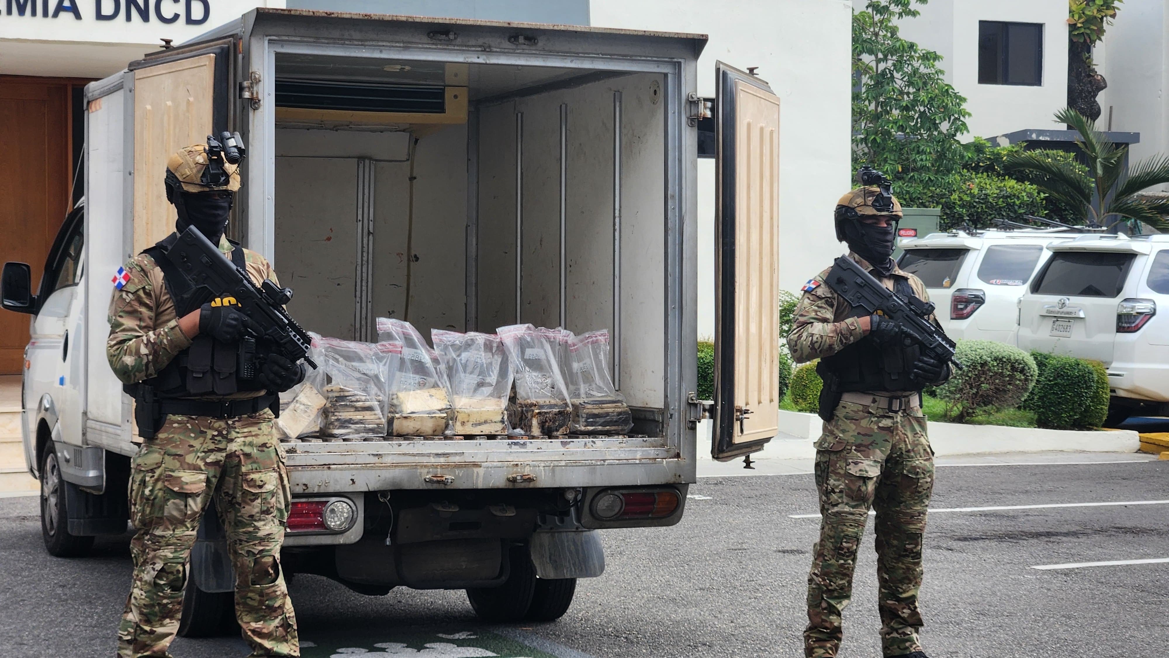 Incautan 321 paquetes de presunta cocaína en Puerto Caucedo