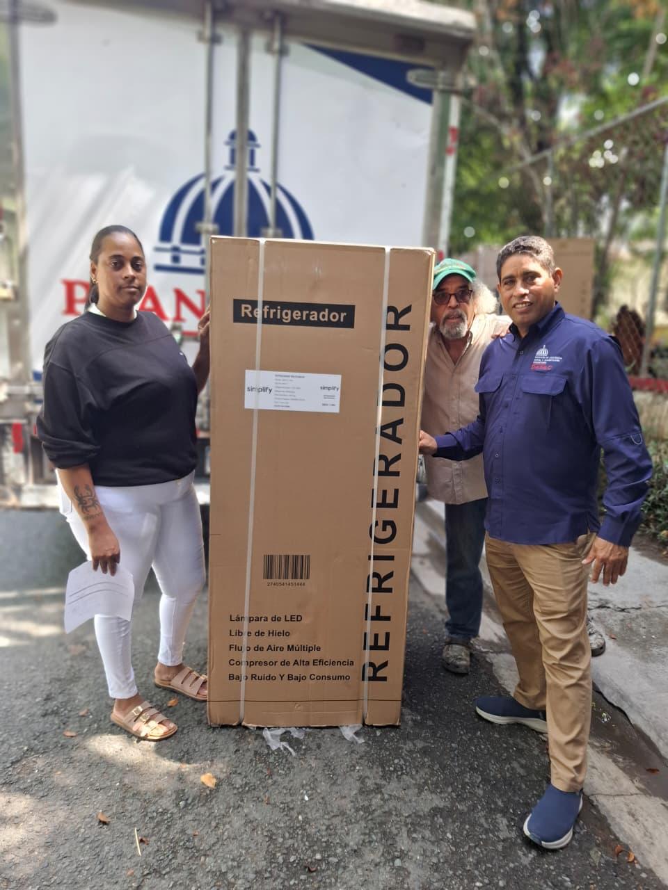 Gobierno lleva asistencia integral a más de 200 familias vulnerables en la provincia de La Vega a través de DASAC