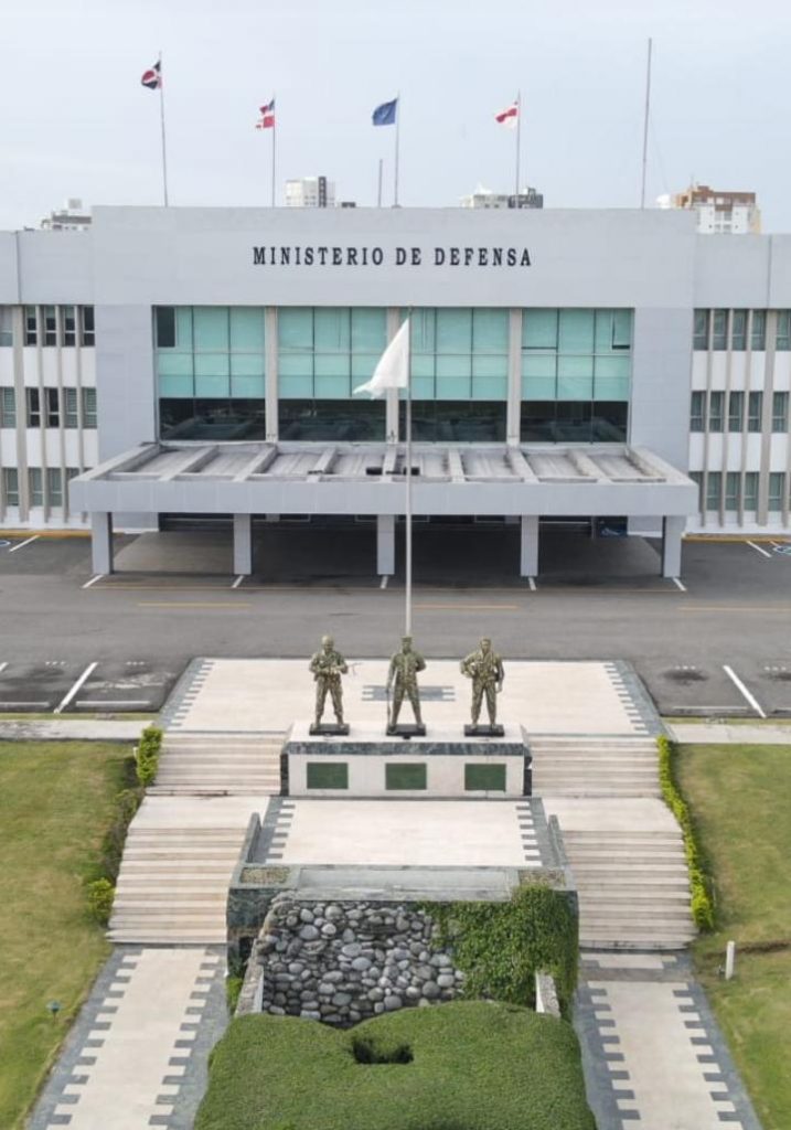 Ministerio de Defensa dispone nuevas designaciones en áreas de las Fuerzas Armadas