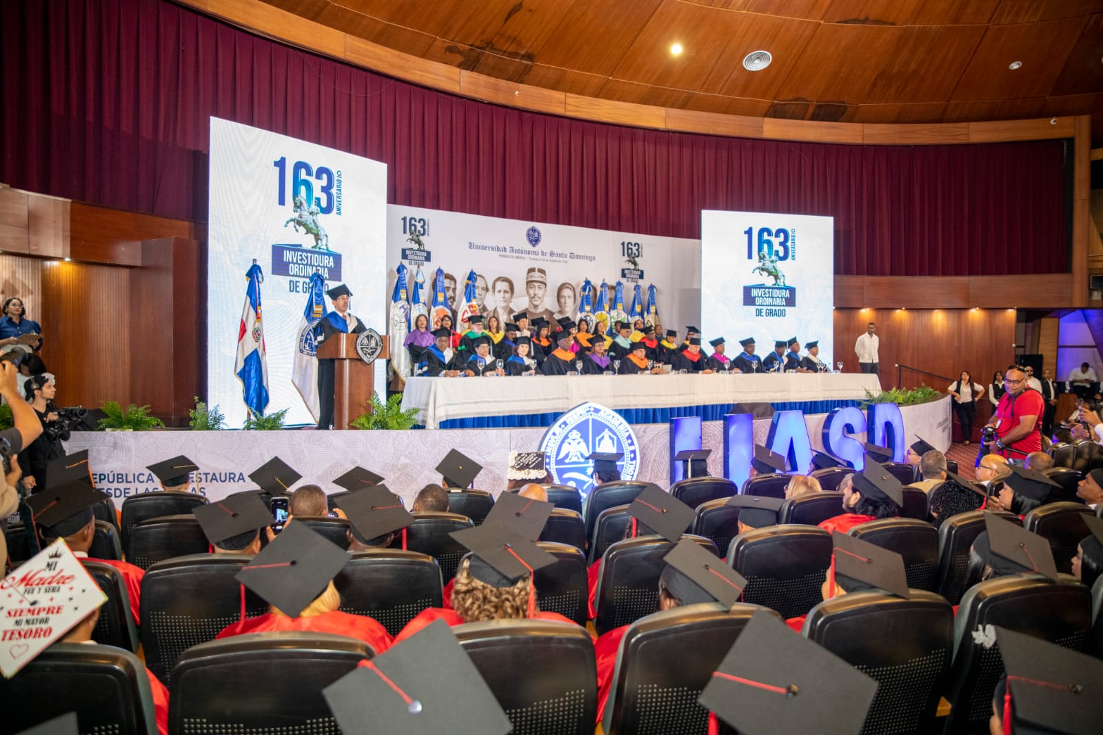 UASD gradúa 716 nuevos profesionales, "los nuevos restauradores de la nación"
